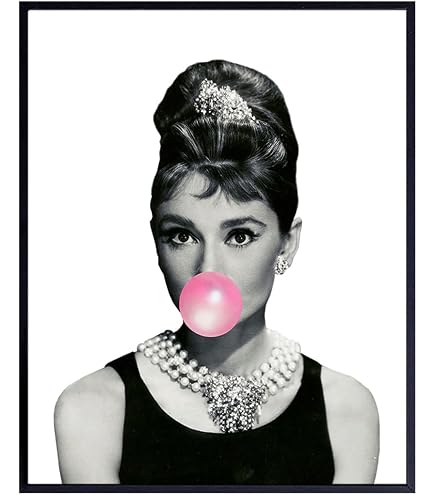 アート・デザイン・音楽 the Audrey Hepburn Amazon.com: Audrey Hepburn Blowing Bubble - Wall Art Print on